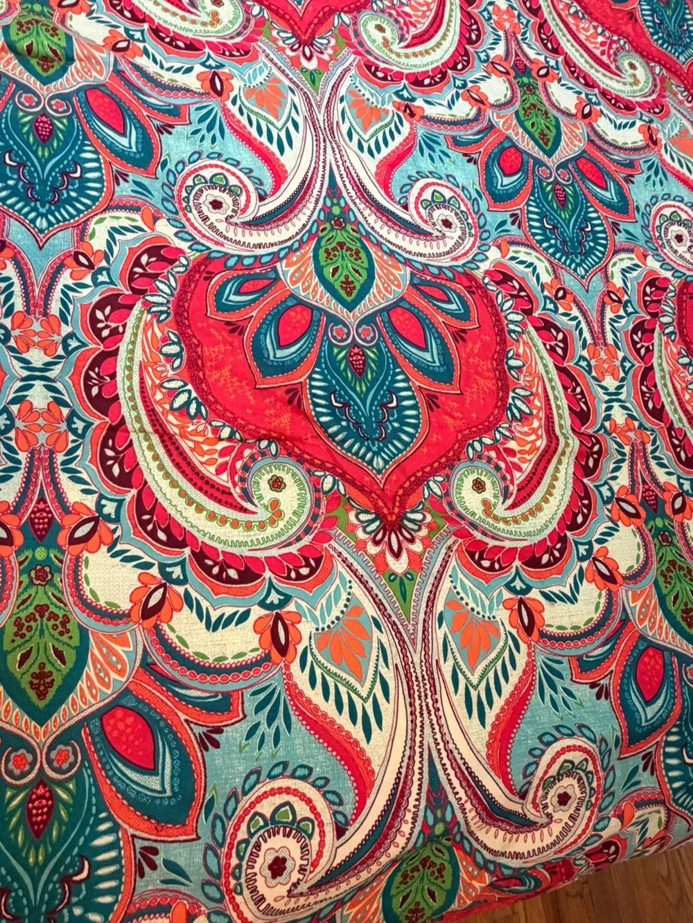 VCNY Home Casa damask reversible red paisley comforter